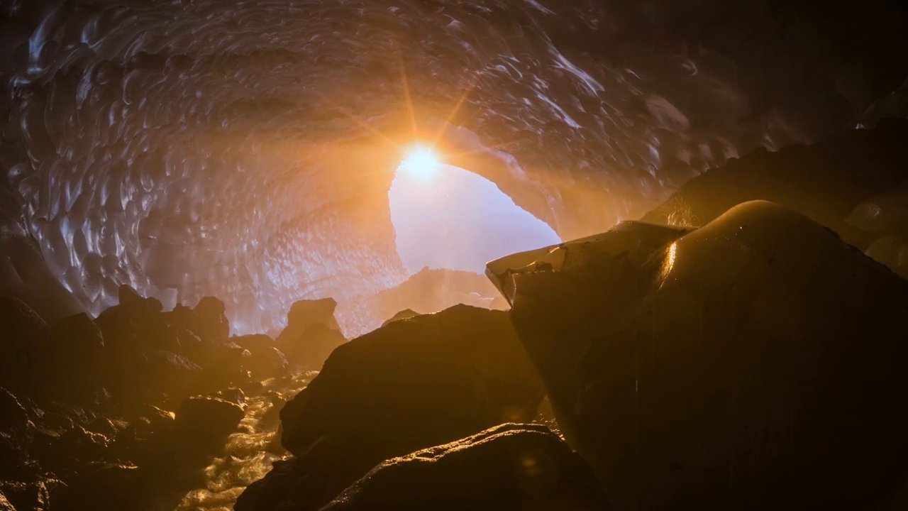 Video, sistema de cuevas en el glaciar Sandy del Monte Hood en Oregon
