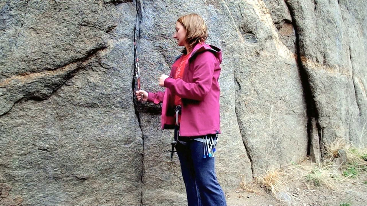 Escalada en roca, técnicas básicas, Uso de los fisureros