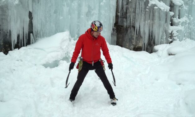 Cómo escalar en hielo con Will Gadd, técnica en hielo vertical 3/9